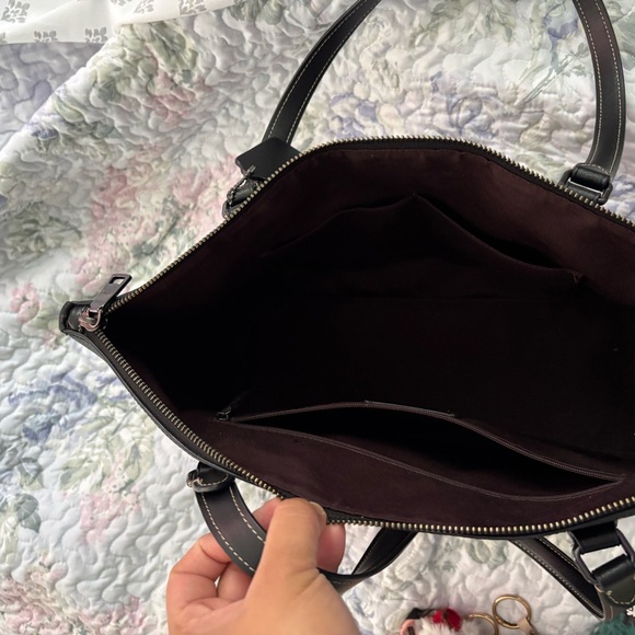 Disney x Coach Gallery Tote with Fab five Christmas holiday print - Picture 4 of 8